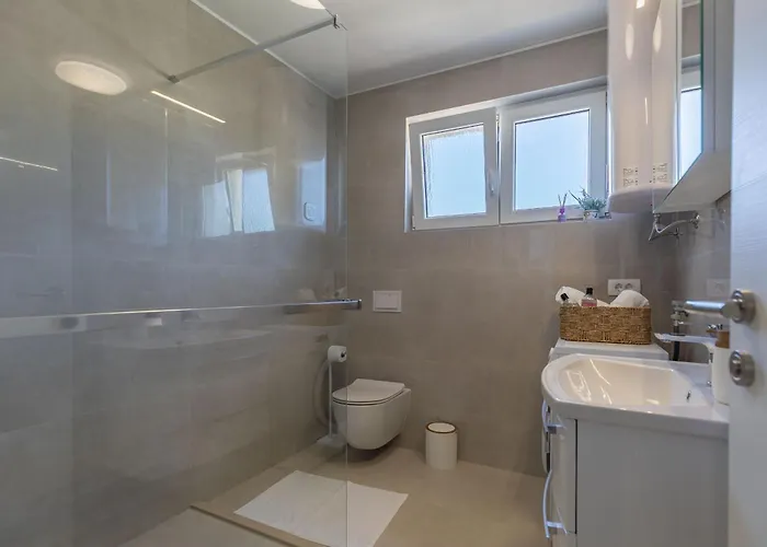 Apartment Klanac No 2 *